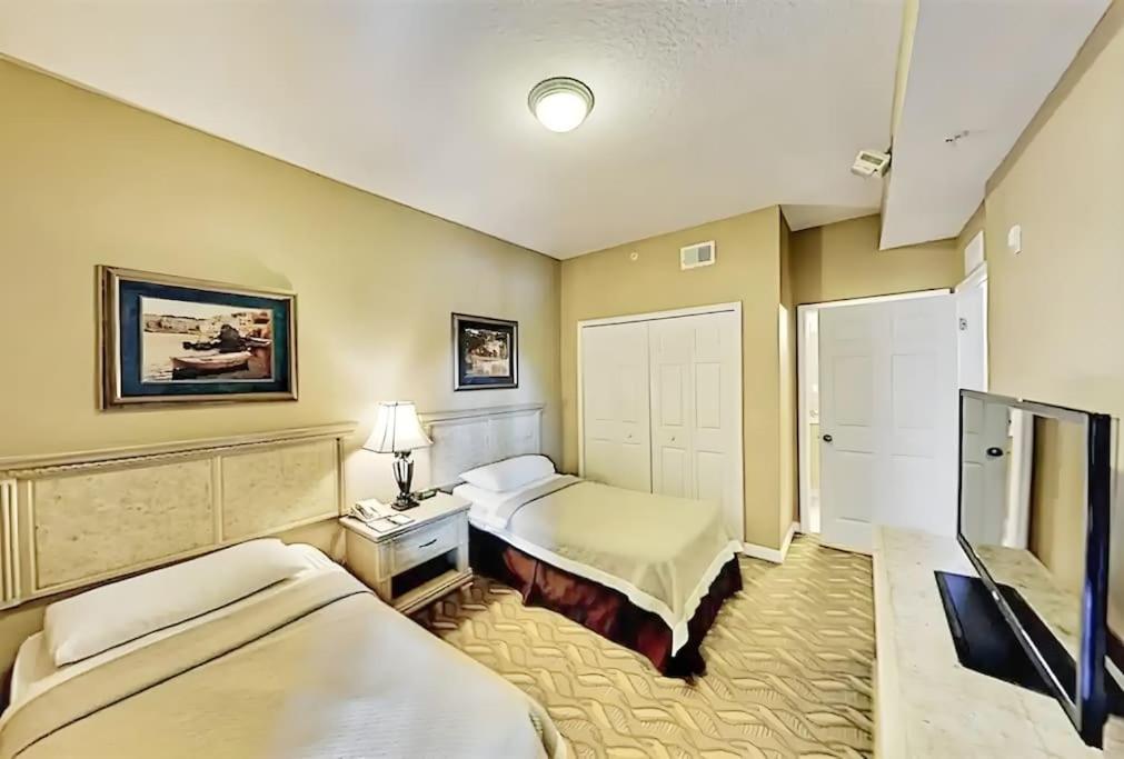 אורלנדו Entire Rental 3-Br Minutes From Disney X8 Hot Tub Apartment 2204 מראה חיצוני תמונה
