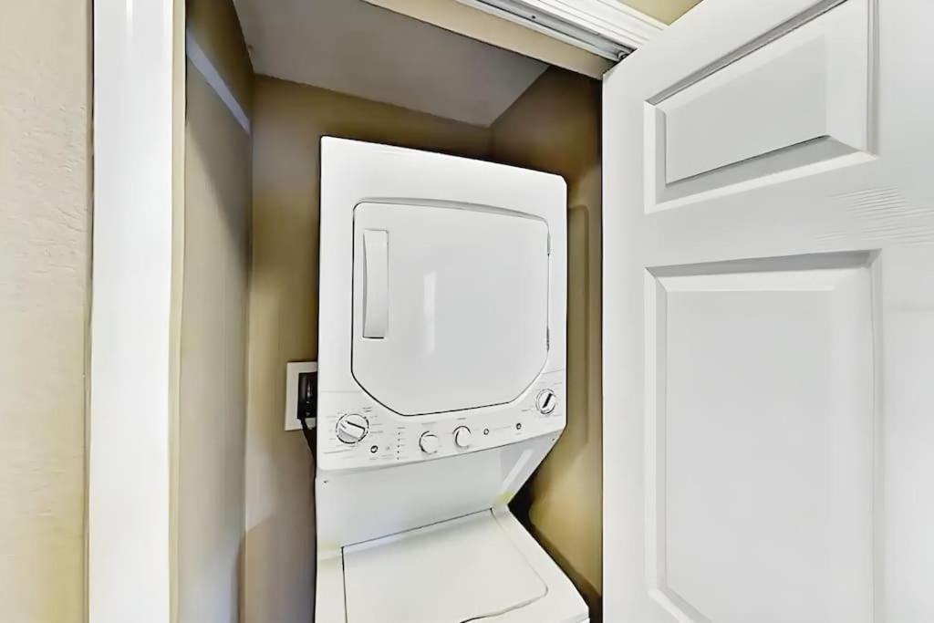 אורלנדו Entire Rental 3-Br Minutes From Disney X8 Hot Tub Apartment 2204 מראה חיצוני תמונה
